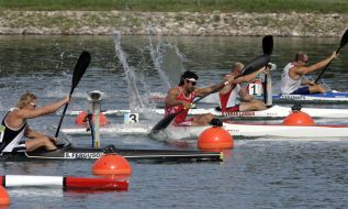 Competitions on rowing on a canoe