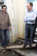 Yatsenyuk examined house