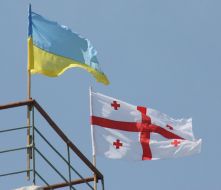 Флаги Украины и Грузии