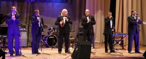 Vocal collective ”Pikkardiyska Tertsia”