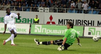 Ismael Bangoura and Vladimir Dishlenkovich