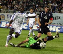 Ismael Bangoura, Vyacheslav Checher and Vladimir Dishlenkovich