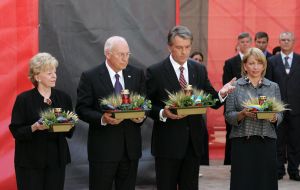 Viktor and Yekaterina Yushchenko, Richard and Lynne Cheney