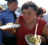 Угощение самым большим в мире вареником