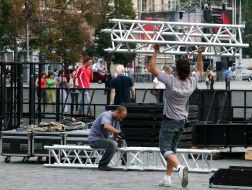 Preparation to the concert of  rock band ”Queen”