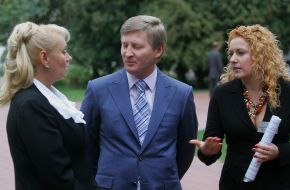 Nelya Kukovalskaya, Rinat Akhmetov and Vlasta Shovkovskaya