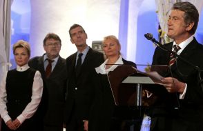 Viktor Yushchenko, Nelya Kukovalskaya, Henry Loyrette and Raisa Bogatyryova