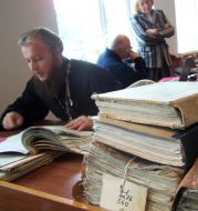 Священнослужитель