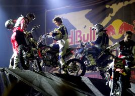 Freestyle motocross championship participants