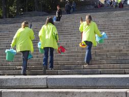 The habitants of city clean up the Potyomkin`s stairs
