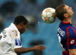 Fernandinho and Vladimir Lysenko