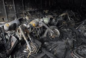 Обгоревшие мотоциклы