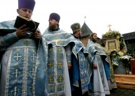 Священнослужителі під час божественної літургії