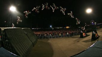 Freestyle motocross championship participants
