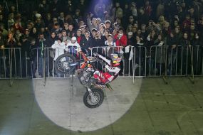 Freestyle motocross championship participant
