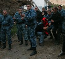 Assault on photocorrespondent