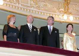 The president of Ukraine and Sweden King with their wives visited National opera