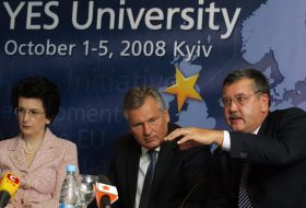 Anatoliy Gritsenko, Aleksander Kwasniewski and Nino Burdzhanadze