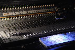 Mixing console