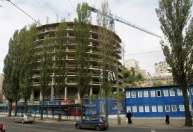 Недостроенное здание многофункционального комплекса Mirax Plaza