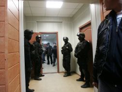 Сотрудники СБУ в здании Апелляционного административного суда Киева