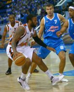 Simonas Serapinas and PJ Tucker