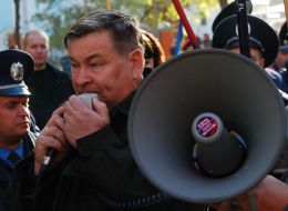 Public listening participant