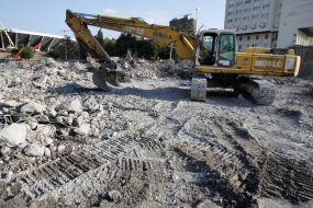 Dismantled building «Troitskiy center»