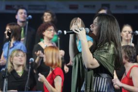 ”Perpetuum Jazzile” band and Crismarie Hackenberg