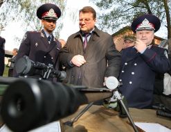 Demonstration of shooting-iron