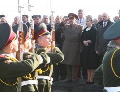 Ceremony of laying-on of flowers to the grave of Unknown soldier