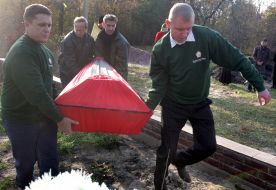 Перезахоронение останков солдат