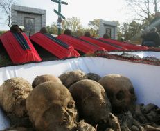 Перезахоронение останков солдат