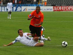 Fernandinho and Andrey Grinchenko