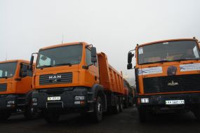 Trucks on Podolsky bridge