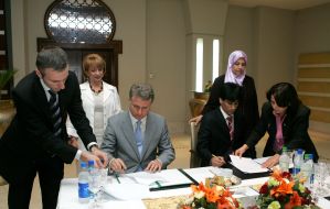 Yekaterina Yushchenko and Safa Mukhammad Nadzhy Al-Kaddafi