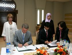 Yekaterina Yushchenko and Safa Mukhammad Nadzhy Al-Kaddafi