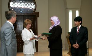 Yekaterina Yushchenko and Safa Mukhammad Nadzhy Al-Kaddafi