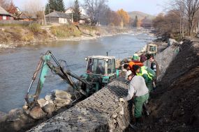 Dike protection construction works