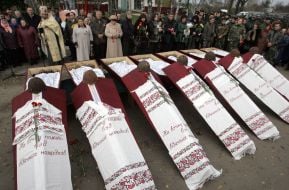 Останки погибших советских солдат