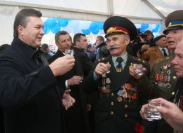 Viktor Yanukovich and Yuriy Boyko