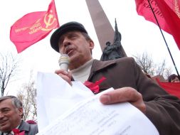 Mass meeting to the anniversary of October revolution in Chernovty