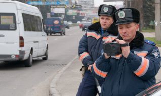 Сотрудники ГАИ