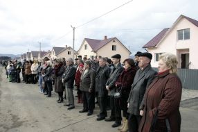 Sufferings families near new buildings