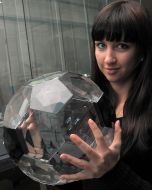 Скляний футбольний м’яч