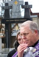 Священнослужитель