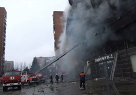Пожар в Центральном универмаге в Макеевке