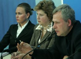 Larisa Shyshkina, Svetlana Bunina and Mikhail Syatynya