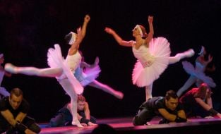 Үлкен жамбастары бар әйелдерді жұлдыру