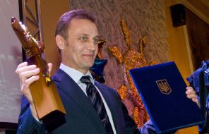 Charitable auction participant